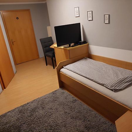 3 Raben - Leoben - Zimmer Fuer Geschaeftsreisende, Urlauber, Monteure Und Handwerker, Polski Pensjonat Austria Exteriér fotografie