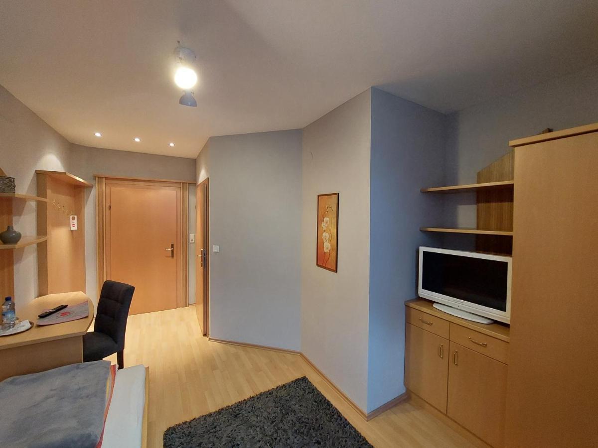 3 Raben - Leoben - Zimmer Fuer Geschaeftsreisende, Urlauber, Monteure Und Handwerker, Polski Pensjonat Austria Exteriér fotografie