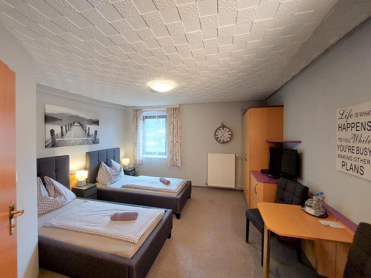 3 Raben - Leoben - Zimmer Fuer Geschaeftsreisende, Urlauber, Monteure Und Handwerker, Polski Pensjonat Austria Exteriér fotografie