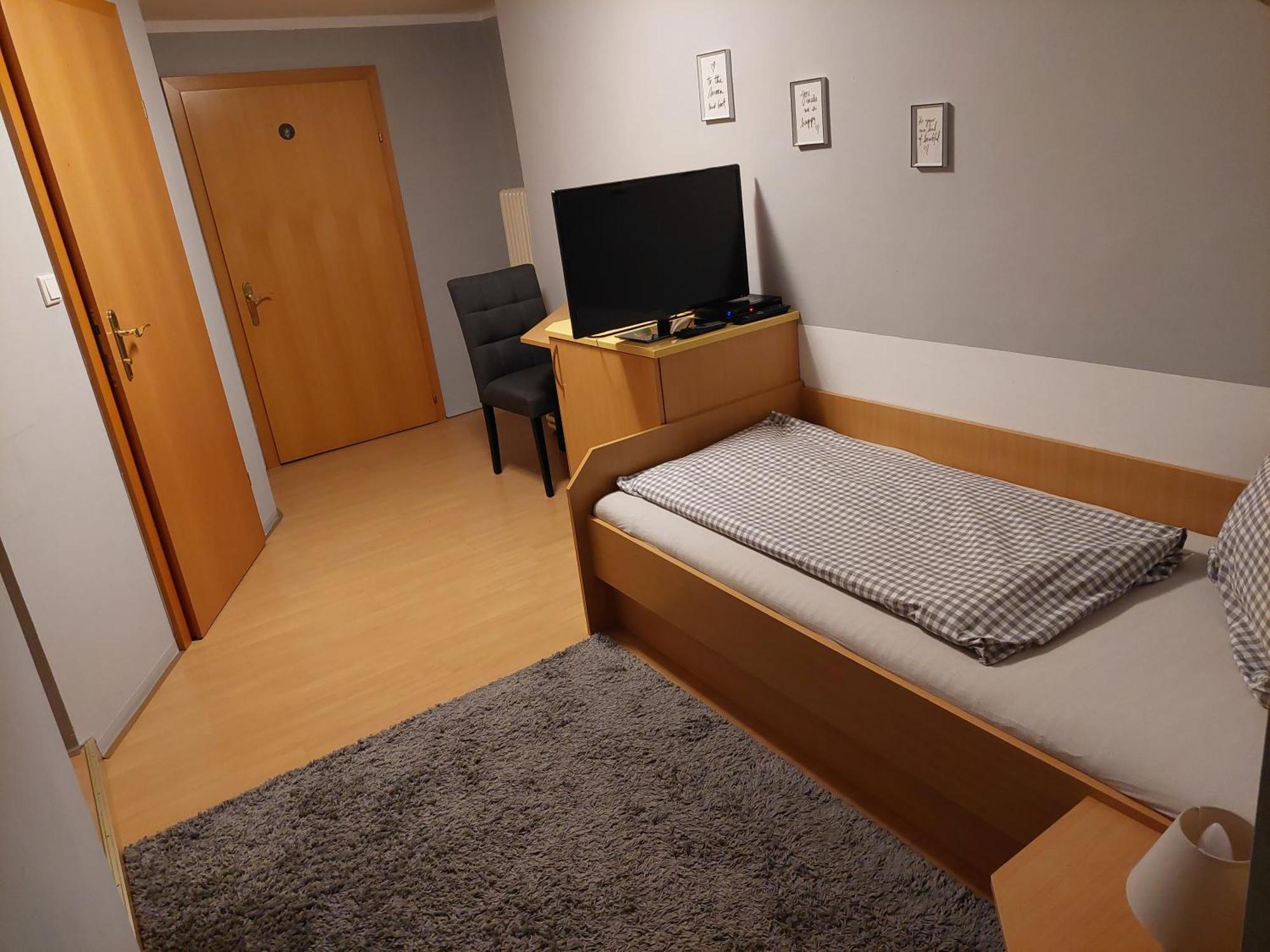 3 Raben - Leoben - Zimmer Fuer Geschaeftsreisende, Urlauber, Monteure Und Handwerker, Polski Pensjonat Austria Exteriér fotografie