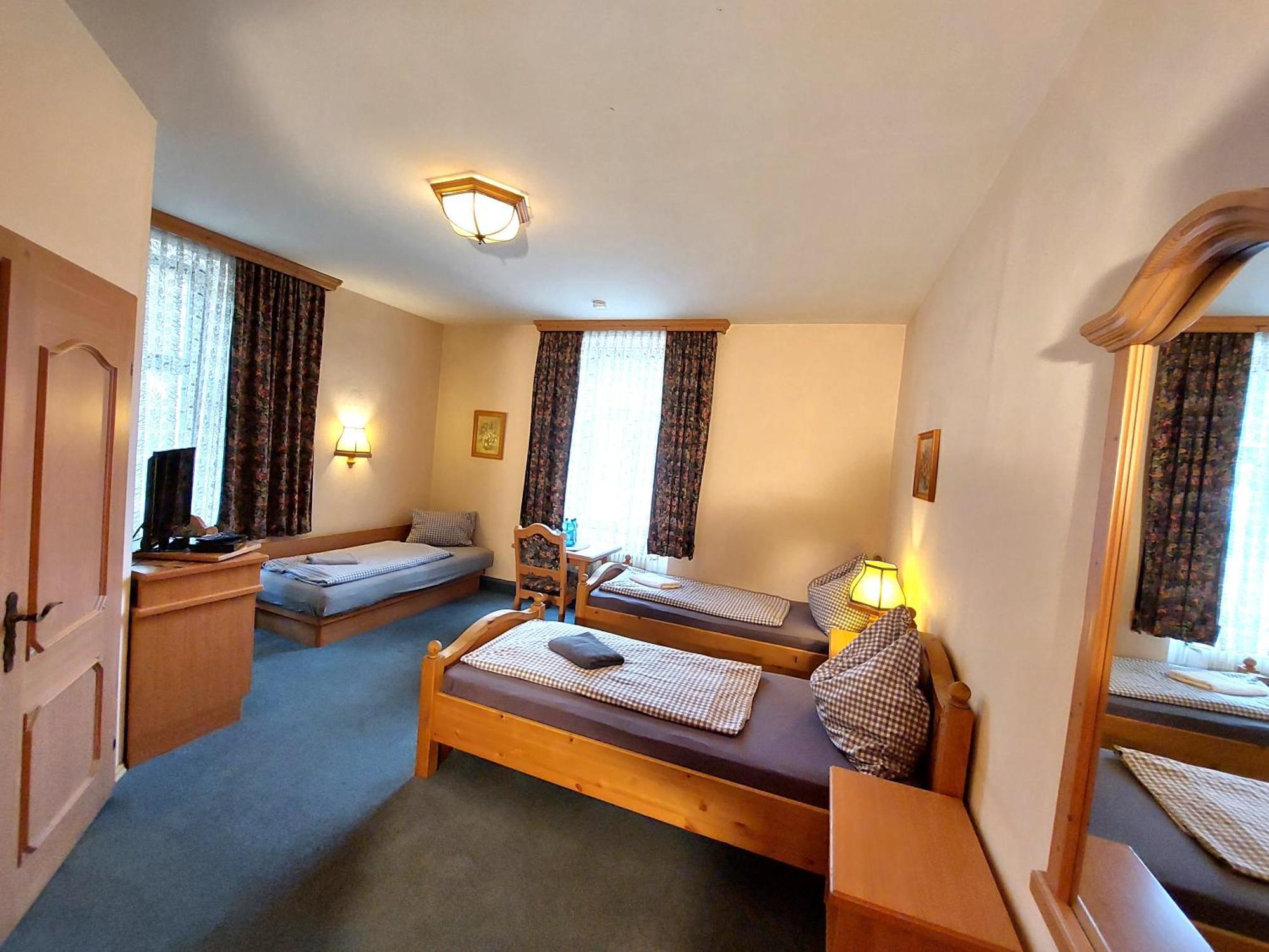 3 Raben - Leoben - Zimmer Fuer Geschaeftsreisende, Urlauber, Monteure Und Handwerker, Polski Pensjonat Austria Exteriér fotografie